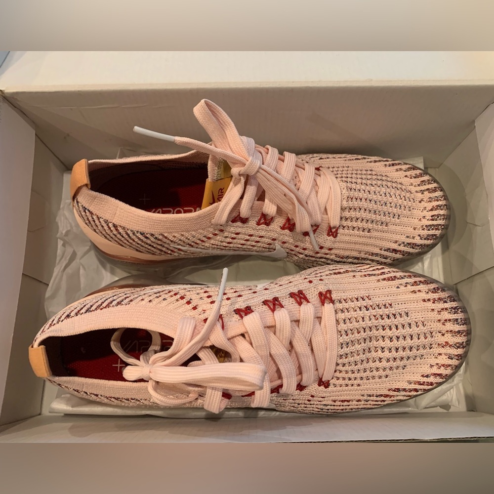 Pink and tan air vapor max fly knit 3 still in box